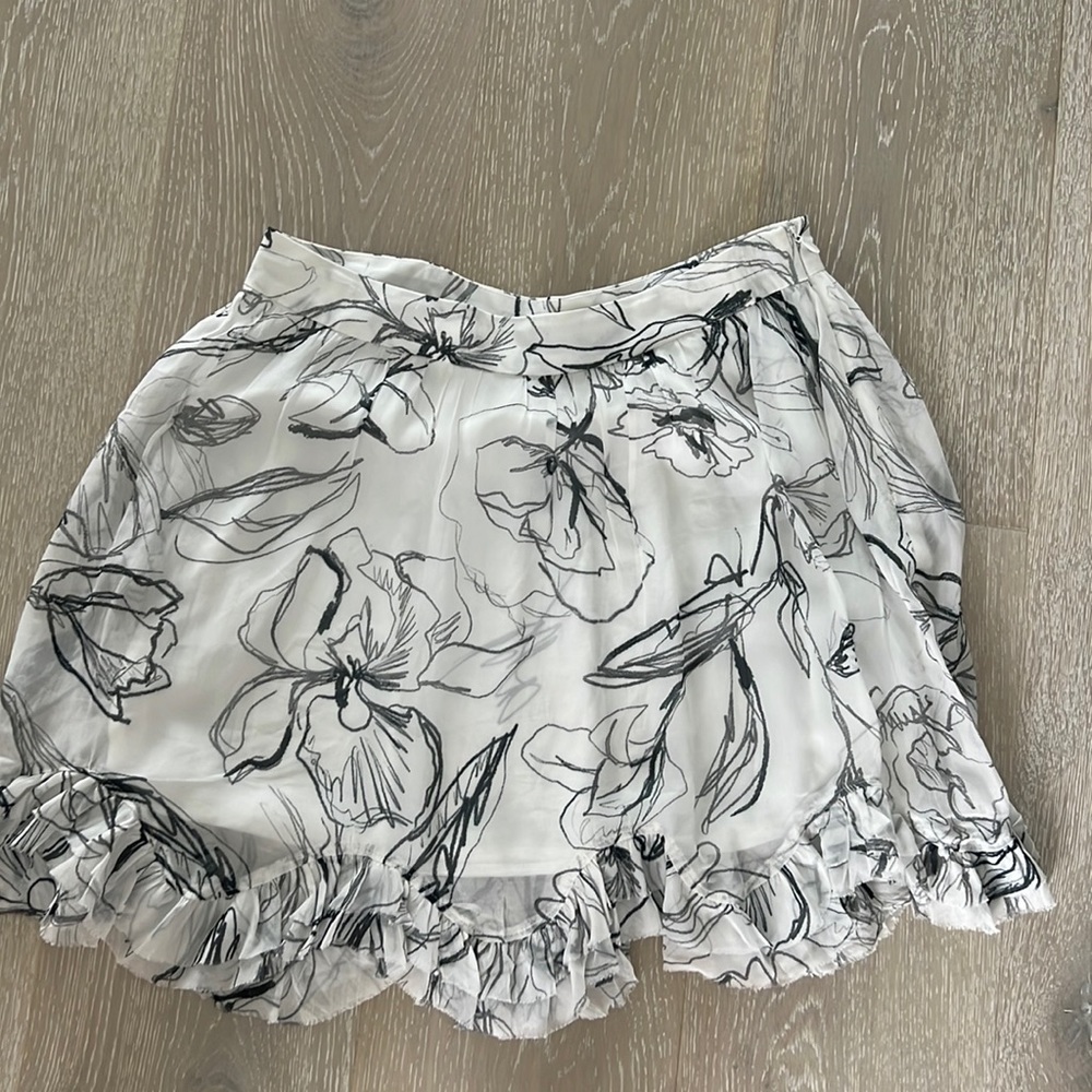 Women’s skirt by Milly size small perfect!
